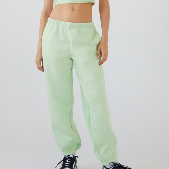 TNA Aritzia Extra Fleece Sweatpants Elastic Waistband and Tapered Legs Mint - Picture 1 of 11